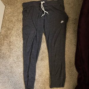 Nike cropped length joggers